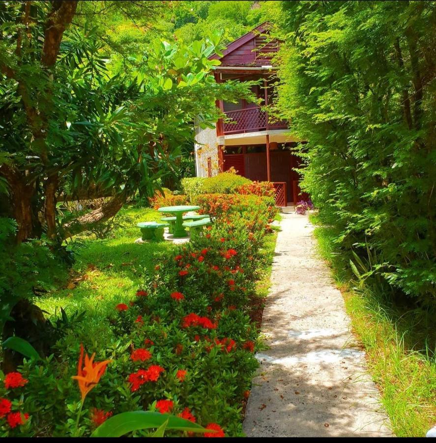 Hummingbird Beach Resort Soufrière Exteriör bild