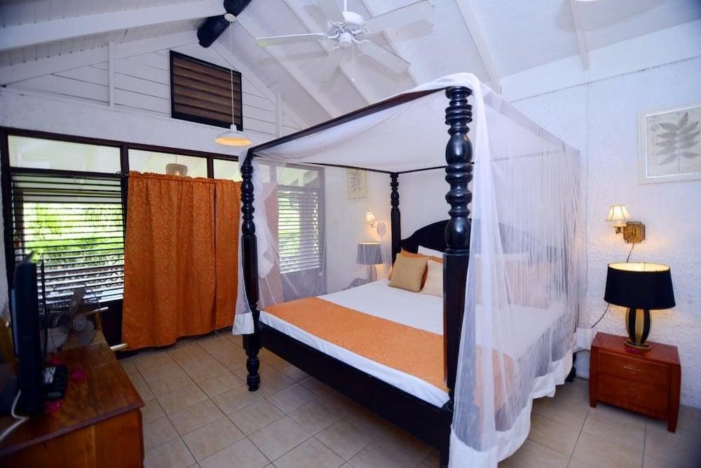Hummingbird Beach Resort Soufrière Exteriör bild
