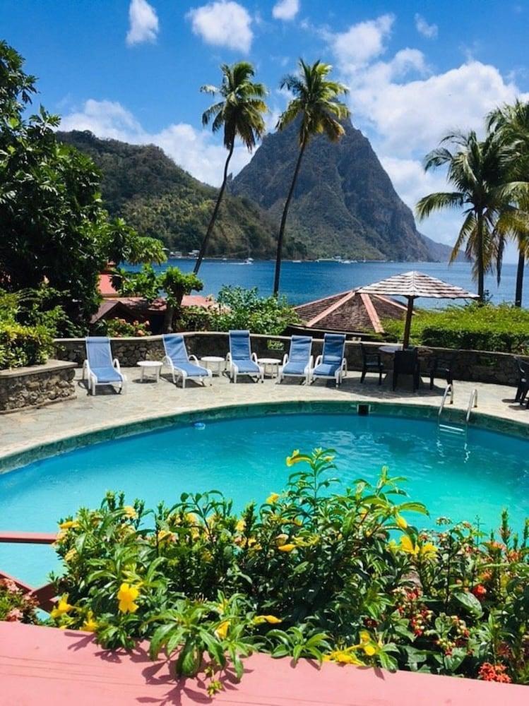 Hummingbird Beach Resort Soufrière Exteriör bild