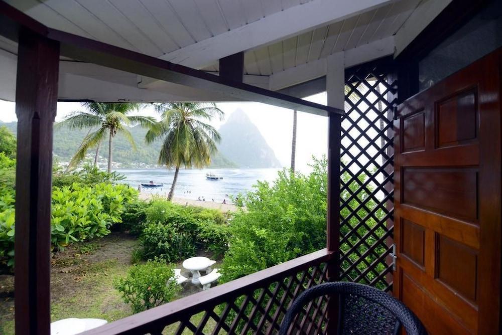 Hummingbird Beach Resort Soufrière Exteriör bild