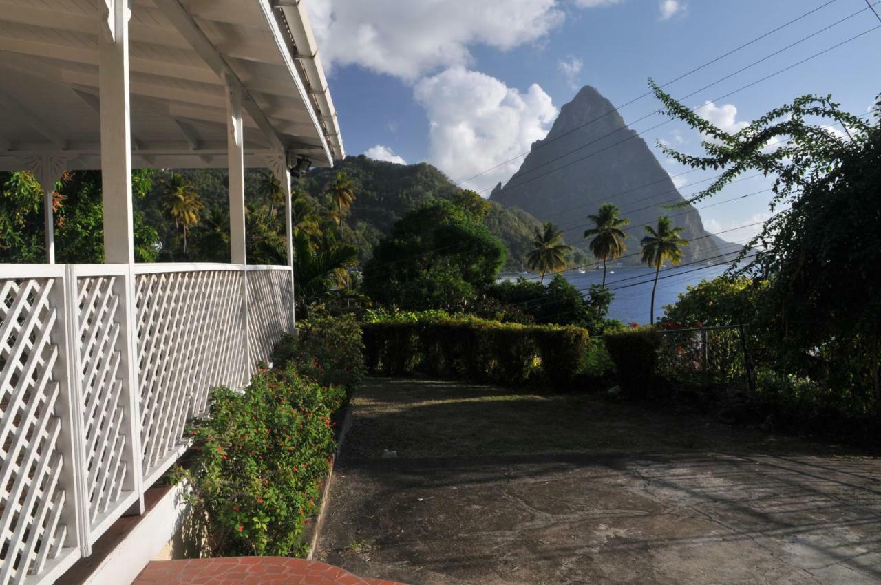 Hummingbird Beach Resort Soufrière Exteriör bild